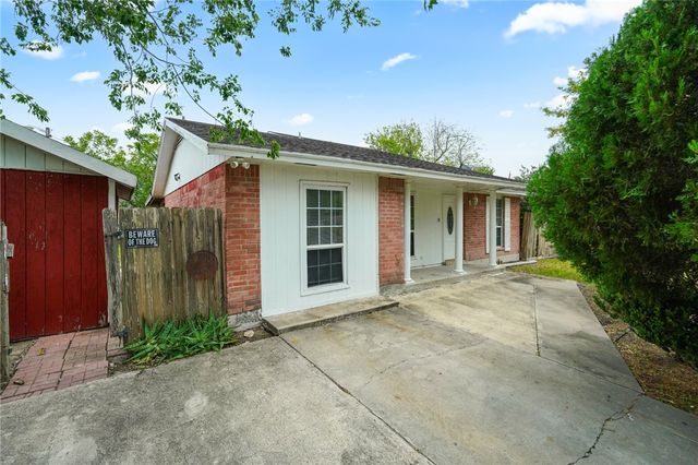 126 Cactus St, Robstown, TX 78380