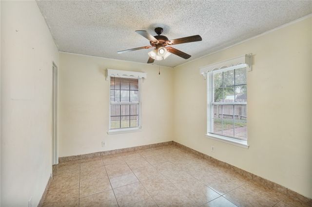 126 Cactus St, Robstown, TX 78380