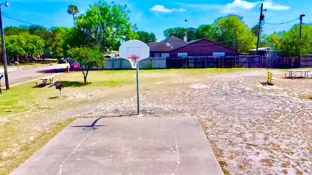 126 Cactus St, Robstown, TX 78380