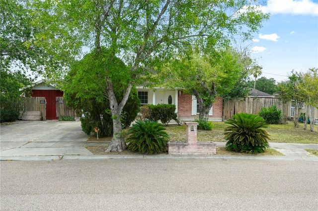 126 Cactus St, Robstown, TX 78380