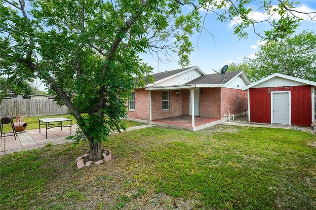 126 Cactus St, Robstown, TX 78380