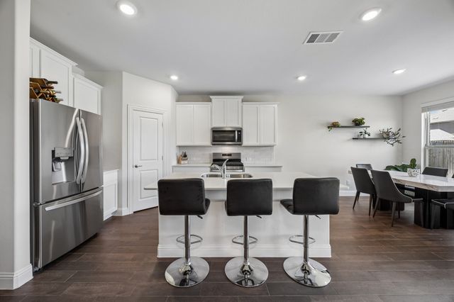 11233 Gold Pan Trail, Aubrey, TX 76227