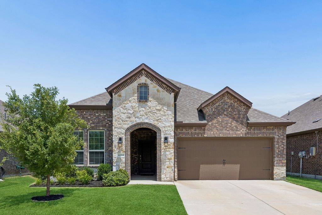 11233 Gold Pan Trail, Aubrey, TX 76227