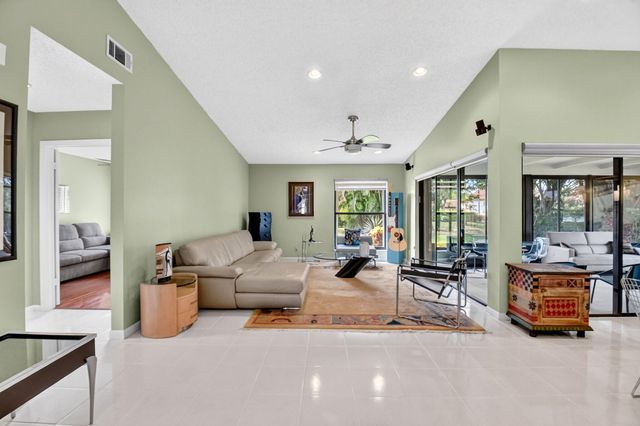 5791 Lakeview Mews Place, Boynton Beach, FL 33437