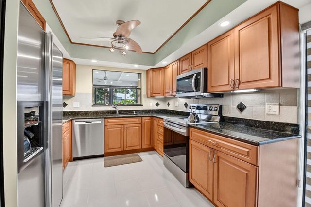 5791 Lakeview Mews Place, Boynton Beach, FL 33437