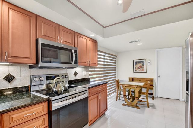 5791 Lakeview Mews Place, Boynton Beach, FL 33437