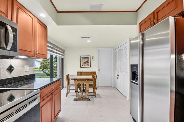 5791 Lakeview Mews Place, Boynton Beach, FL 33437
