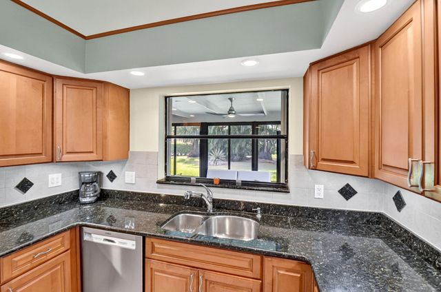 5791 Lakeview Mews Place, Boynton Beach, FL 33437