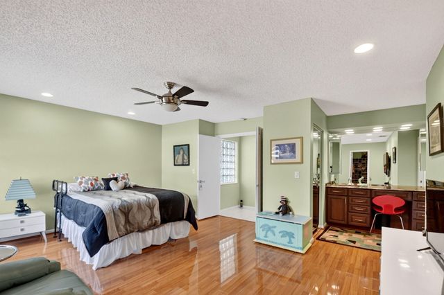 5791 Lakeview Mews Place, Boynton Beach, FL 33437