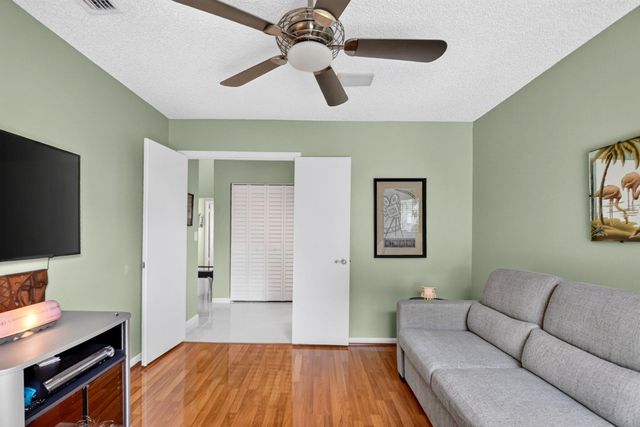 5791 Lakeview Mews Place, Boynton Beach, FL 33437