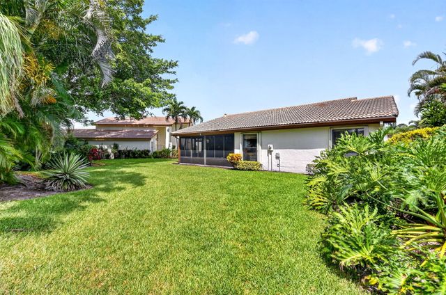 5791 Lakeview Mews Place, Boynton Beach, FL 33437