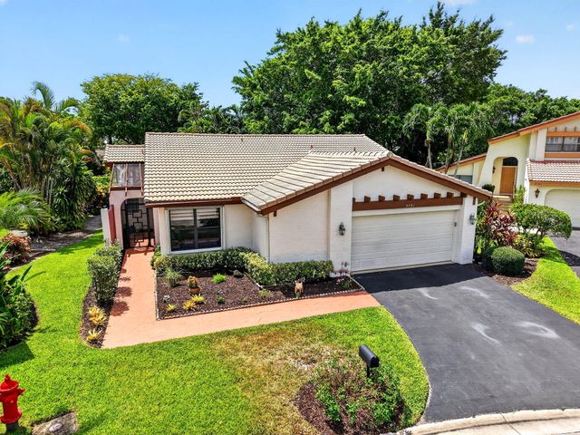 5791 Lakeview Mews Place, Boynton Beach, FL 33437
