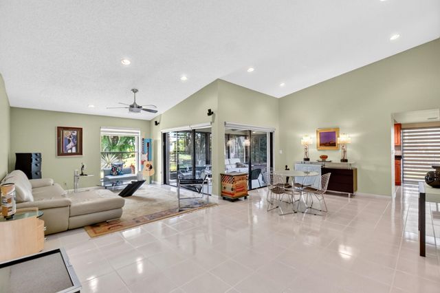 5791 Lakeview Mews Place, Boynton Beach, FL 33437