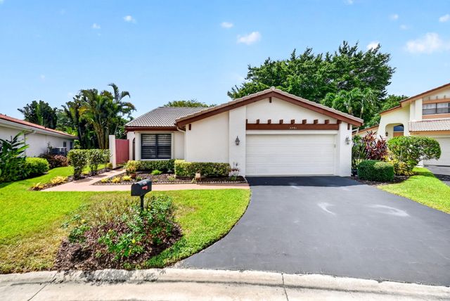 5791 Lakeview Mews Place, Boynton Beach, FL 33437