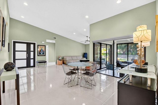 5791 Lakeview Mews Place, Boynton Beach, FL 33437