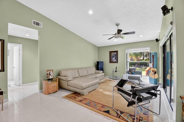 5791 Lakeview Mews Place, Boynton Beach, FL 33437