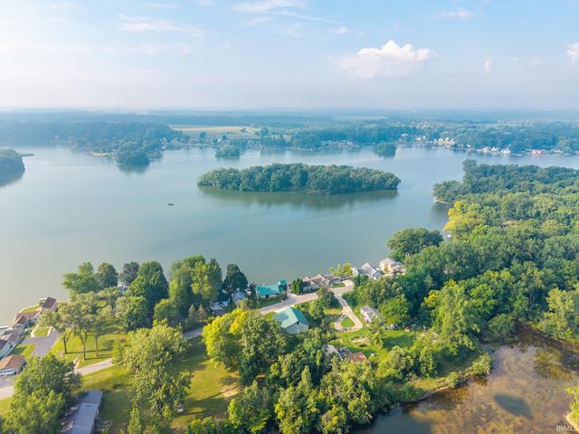 1430 N Shore Drive, Rome City, IN 46784