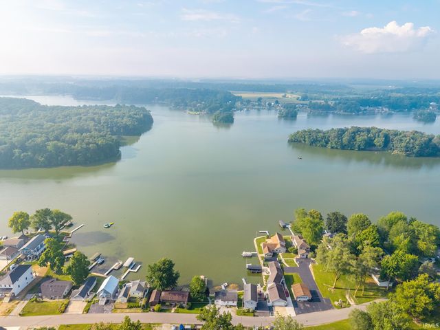 1430 N Shore Drive, Rome City, IN 46784