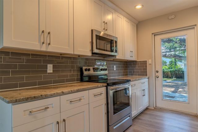 721 38TH AVENUE N, St Petersburg, FL 33704