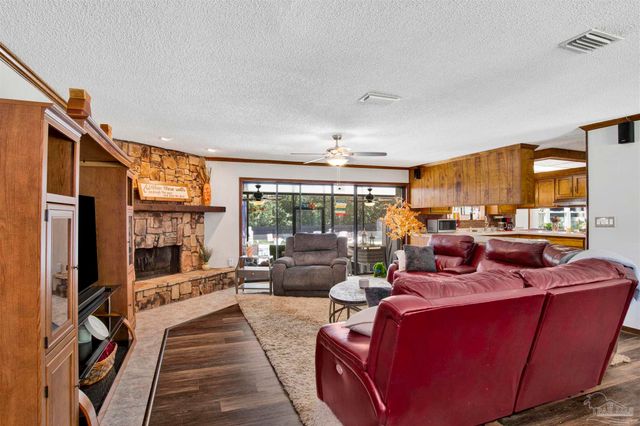 16531 Innerarity Pt Rd, Pensacola, FL 32507