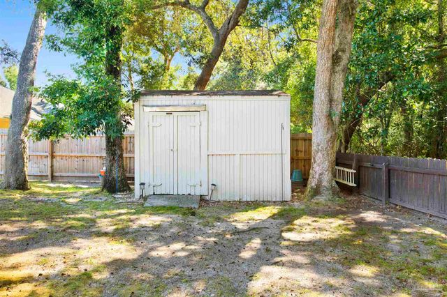 16531 Innerarity Pt Rd, Pensacola, FL 32507