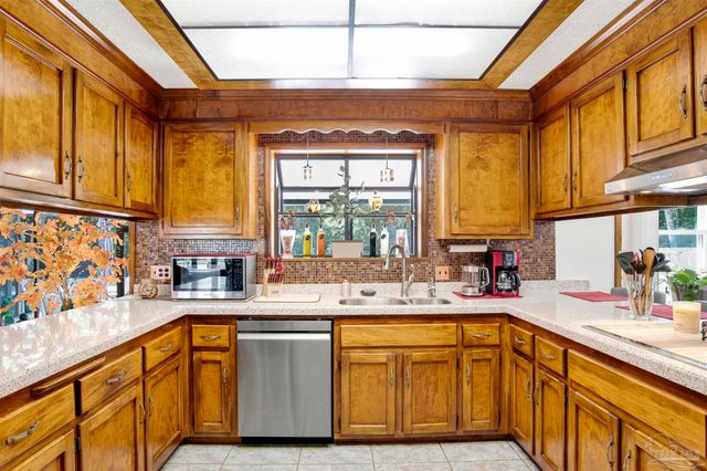 16531 Innerarity Pt Rd, Pensacola, FL 32507