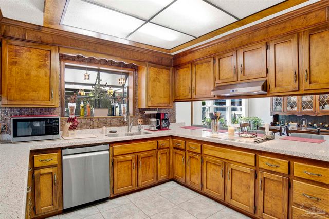 16531 Innerarity Pt Rd, Pensacola, FL 32507