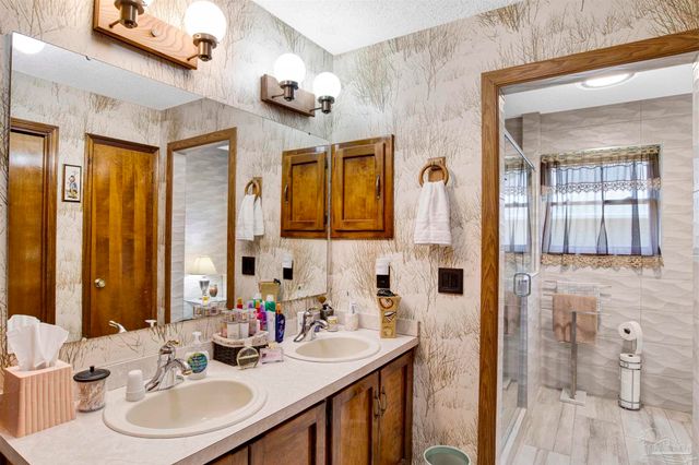 16531 Innerarity Pt Rd, Pensacola, FL 32507