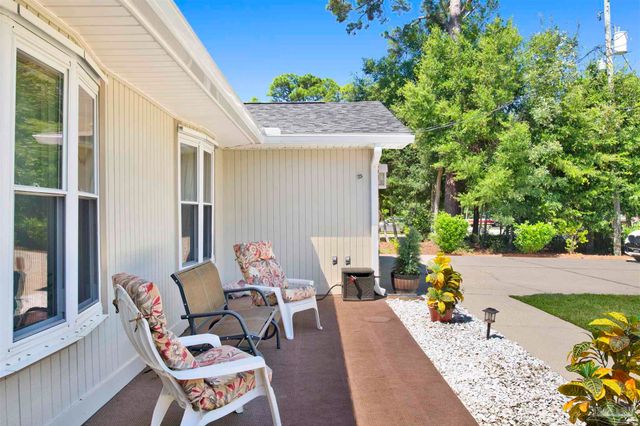 16531 Innerarity Pt Rd, Pensacola, FL 32507