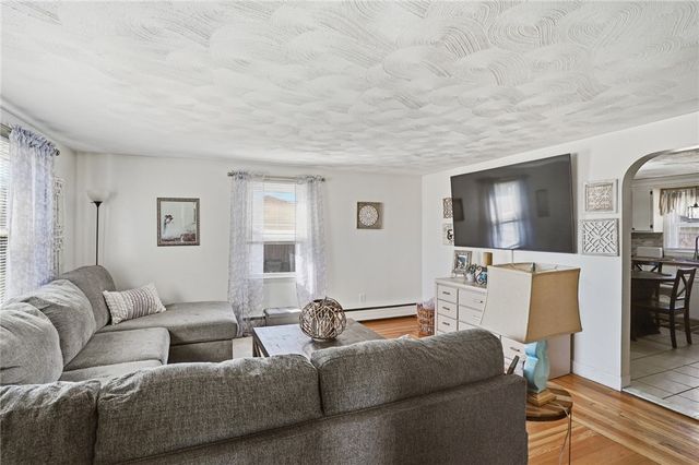 514 Killingly Street, Johnston, RI 02919