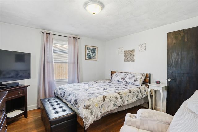 514 Killingly Street, Johnston, RI 02919