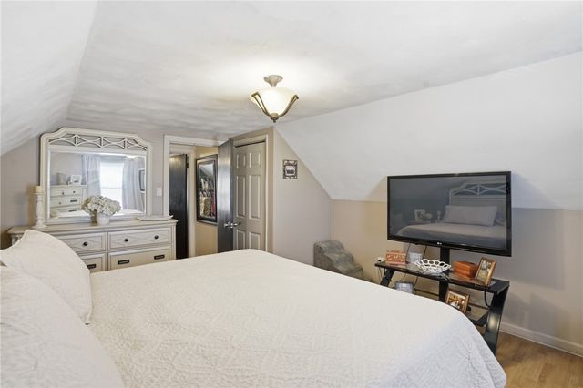 514 Killingly Street, Johnston, RI 02919