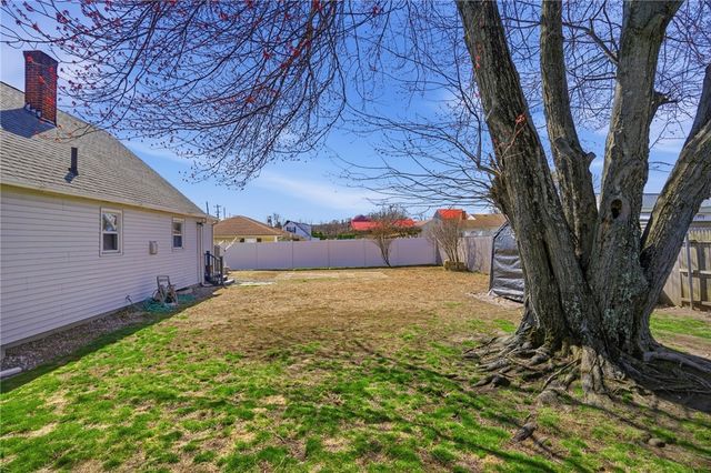 514 Killingly Street, Johnston, RI 02919