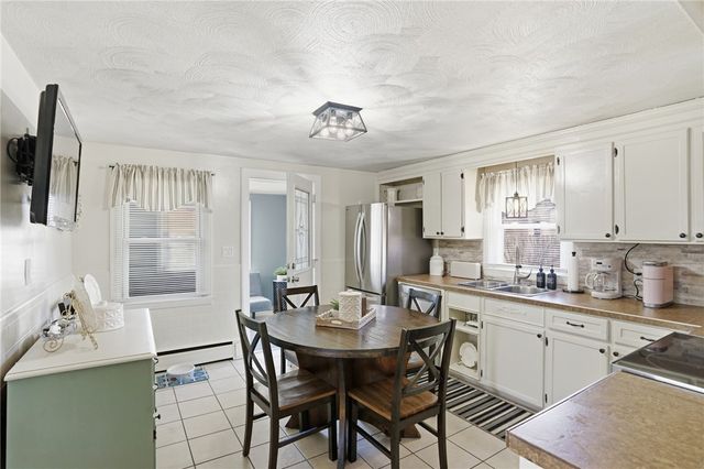 514 Killingly Street, Johnston, RI 02919