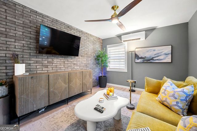 2680 Rosemary Street NW, Atlanta, GA 30318