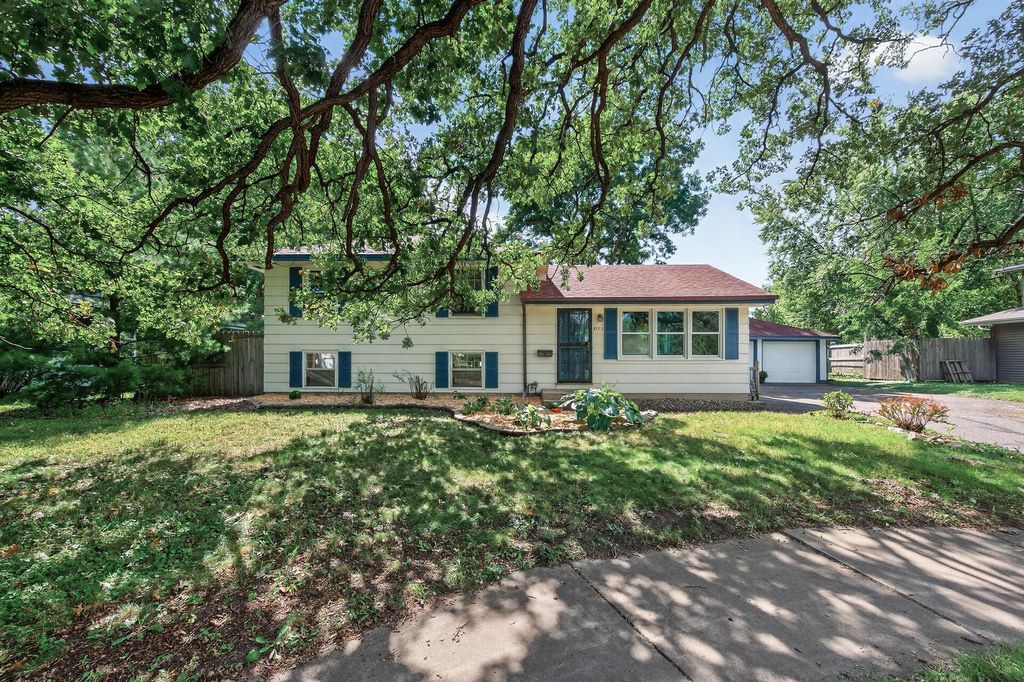 4725 W 110th Street, Bloomington, MN 55437