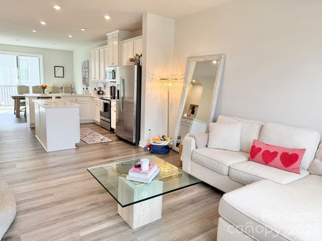 3735 S Tryon Street, Charlotte, NC 28217