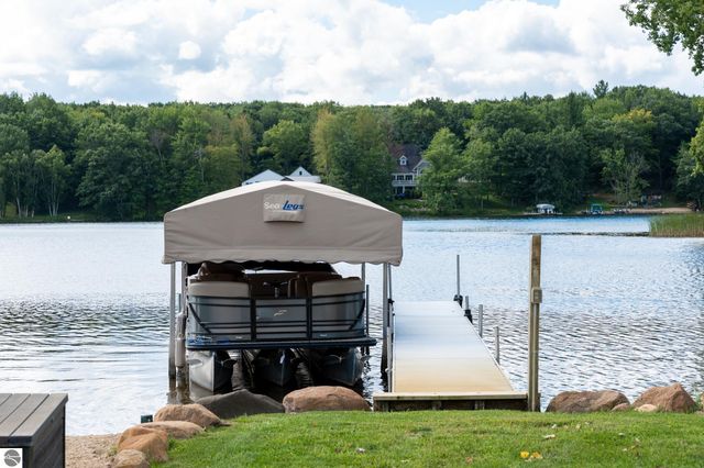 1107 Bundy Drive, Lake Isabella, MI 48893
