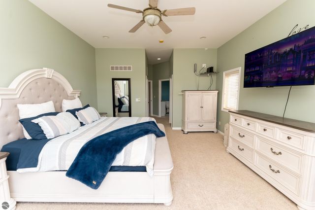 1107 Bundy Drive, Lake Isabella, MI 48893