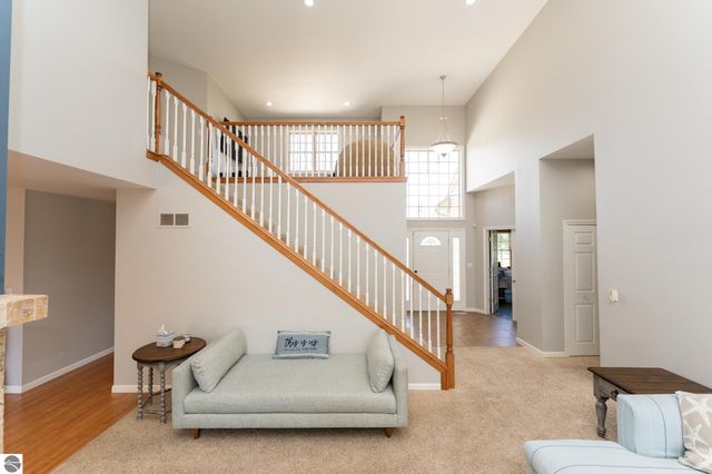 1107 Bundy Drive, Lake Isabella, MI 48893