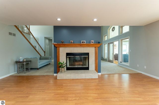 1107 Bundy Drive, Lake Isabella, MI 48893