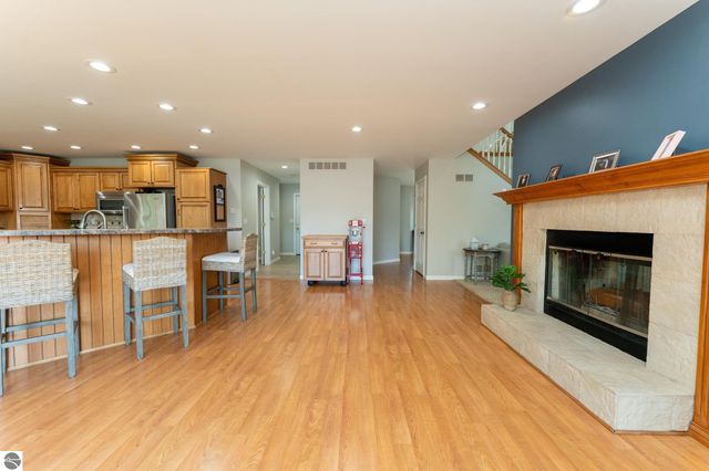 1107 Bundy Drive, Lake Isabella, MI 48893