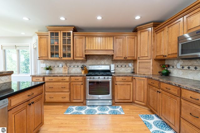 1107 Bundy Drive, Lake Isabella, MI 48893