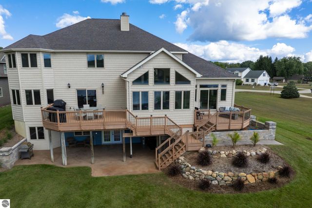 1107 Bundy Drive, Lake Isabella, MI 48893