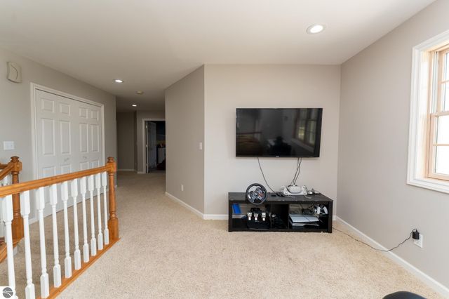 1107 Bundy Drive, Lake Isabella, MI 48893