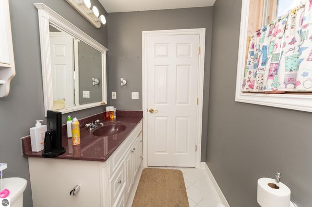 1107 Bundy Drive, Lake Isabella, MI 48893