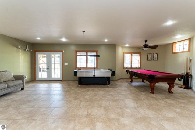 1107 Bundy Drive, Lake Isabella, MI 48893