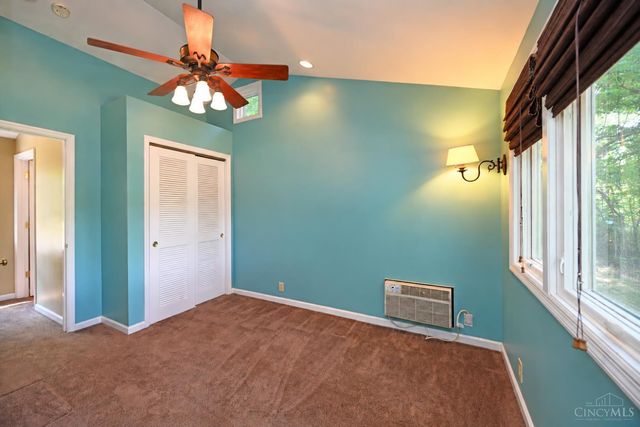 359 Woodknoll Terrace, Wyoming, OH 45215