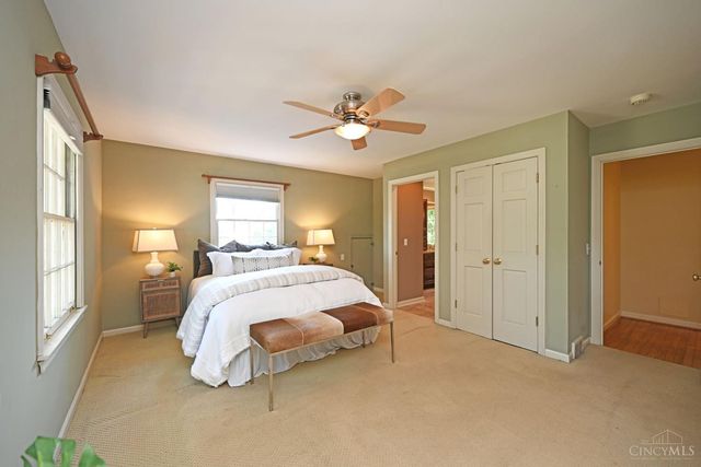 359 Woodknoll Terrace, Wyoming, OH 45215