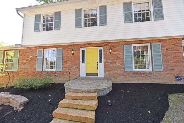 359 Woodknoll Terrace, Wyoming, OH 45215